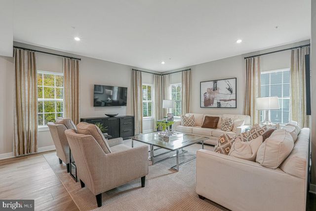 11900 SUN VALLEY DR, Fort Washington, MD 20744