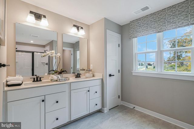 11900 SUN VALLEY DR, Fort Washington, MD 20744