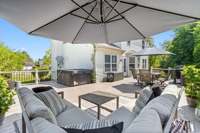 8958 Holquest Drive, Lewis Center, OH 43035
