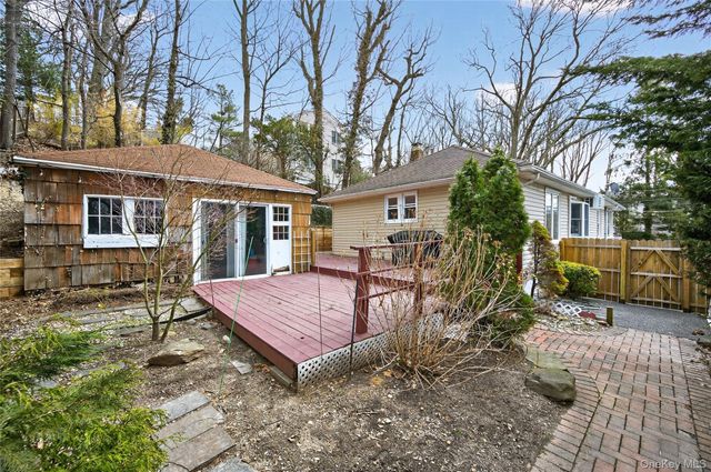15 Dune Court, Northport, NY 11768