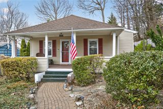 15 Dune Court, Northport, NY 11768