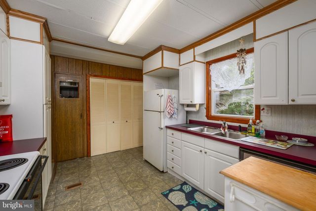 18006 HOWARD DR, Rehoboth Beach, DE 19971