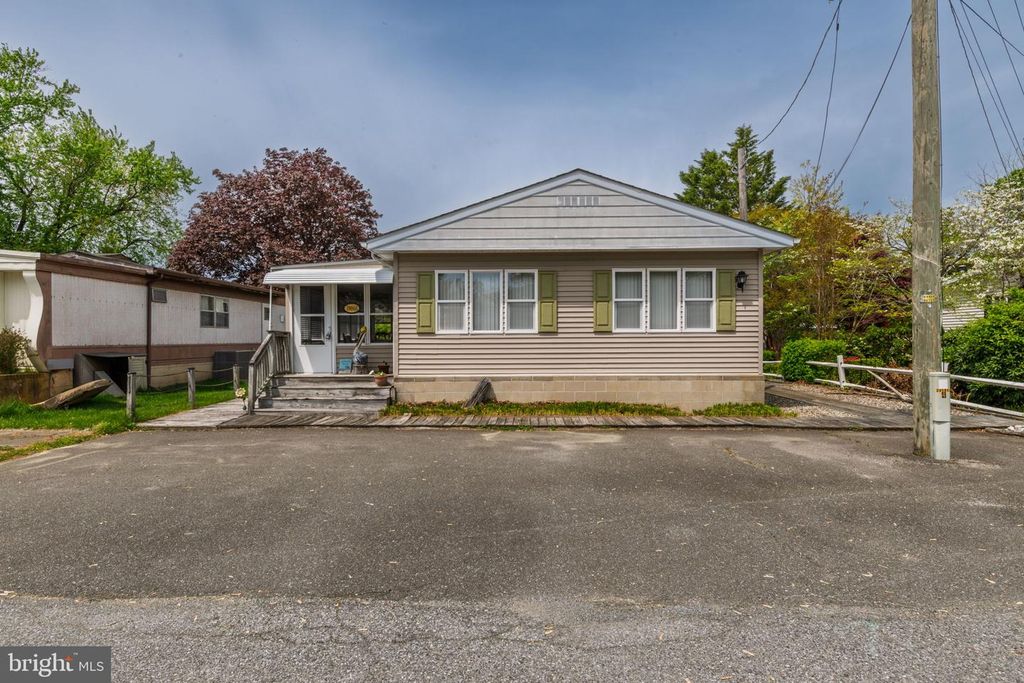 18006 HOWARD DR, Rehoboth Beach, DE 19971