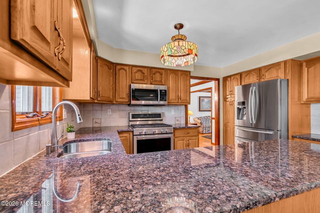 2003 Finderne Street, Oakhurst, NJ 07755