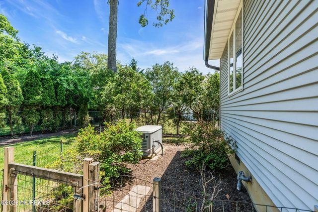 2003 Finderne Street, Oakhurst, NJ 07755