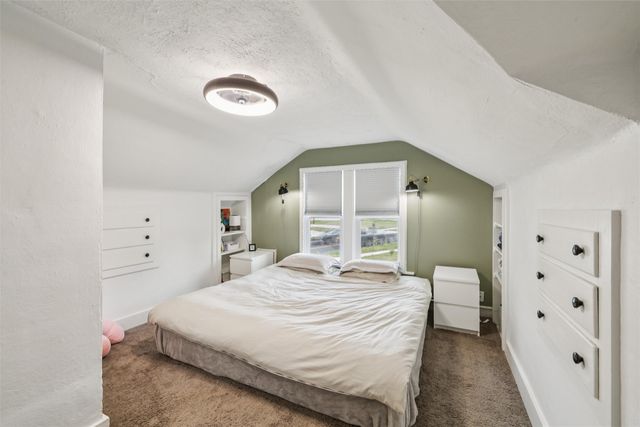 1725 41st Street, Des Moines, IA 50310