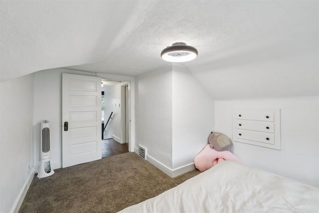 1725 41st Street, Des Moines, IA 50310