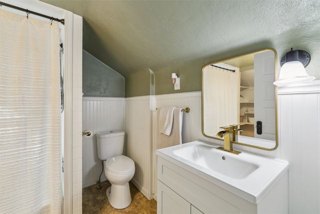 1725 41st Street, Des Moines, IA 50310