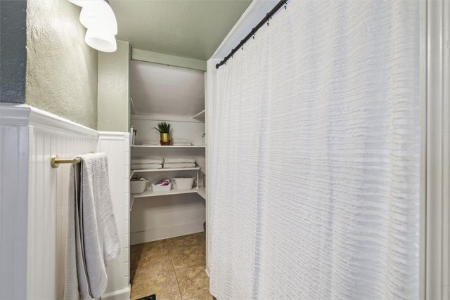 1725 41st Street, Des Moines, IA 50310