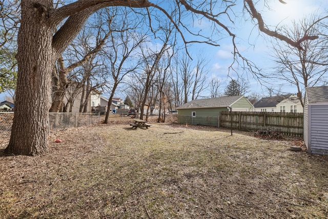 1725 41st Street, Des Moines, IA 50310