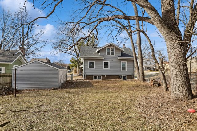 1725 41st Street, Des Moines, IA 50310