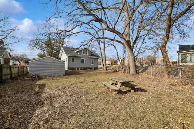 1725 41st Street, Des Moines, IA 50310