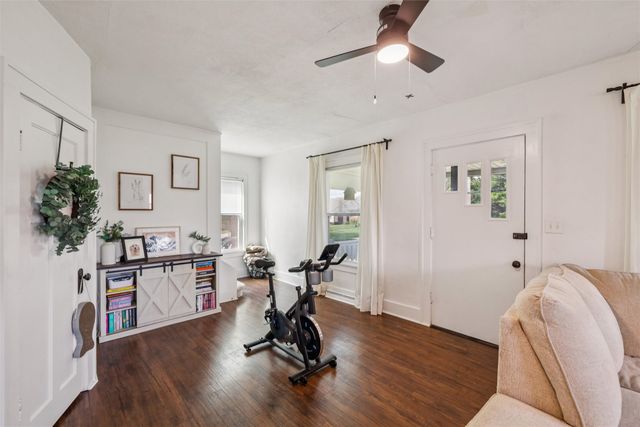 1725 41st Street, Des Moines, IA 50310