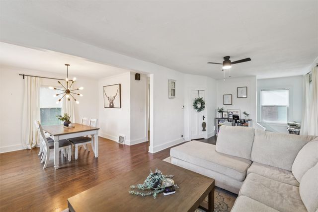 1725 41st Street, Des Moines, IA 50310