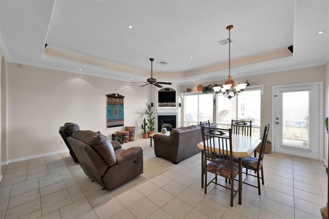 15 Regency Point, Conroe, TX 77356