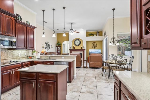 115 W BLUE WATER EDGE DRIVE, Eustis, FL 32736