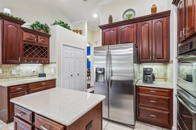 115 W BLUE WATER EDGE DRIVE, Eustis, FL 32736