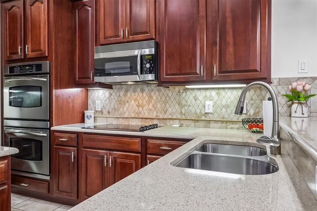 115 W BLUE WATER EDGE DRIVE, Eustis, FL 32736