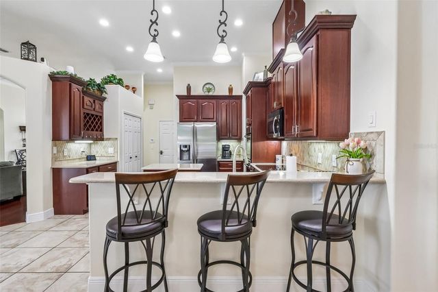 115 W BLUE WATER EDGE DRIVE, Eustis, FL 32736