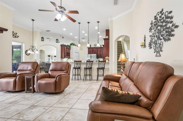 115 W BLUE WATER EDGE DRIVE, Eustis, FL 32736