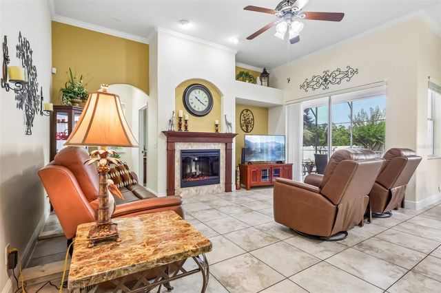 115 W BLUE WATER EDGE DRIVE, Eustis, FL 32736