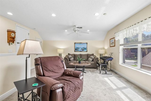 115 W BLUE WATER EDGE DRIVE, Eustis, FL 32736
