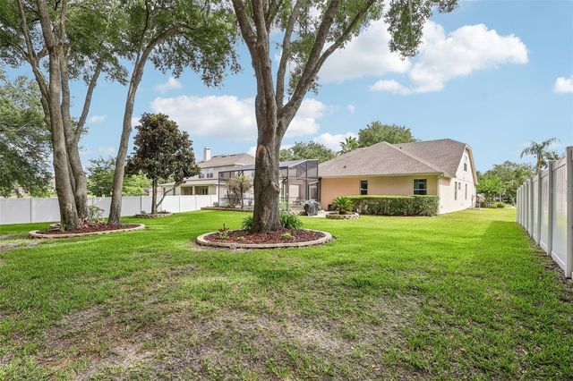 115 W BLUE WATER EDGE DRIVE, Eustis, FL 32736