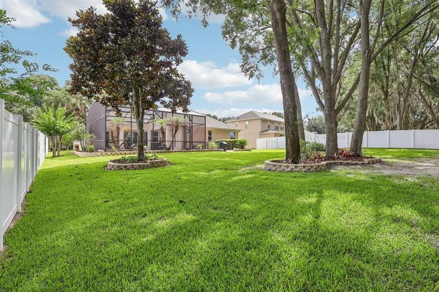 115 W BLUE WATER EDGE DRIVE, Eustis, FL 32736