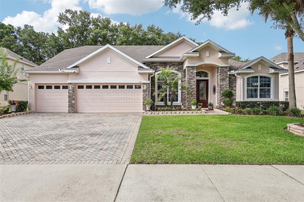 115 W BLUE WATER EDGE DRIVE, Eustis, FL 32736