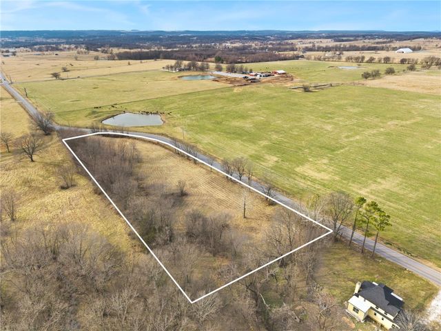 15065 Bethel Blacktop Road, Farmington, AR 72753