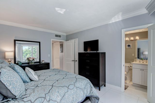 2730 Banyan Road 26, Boca Raton, FL 33432