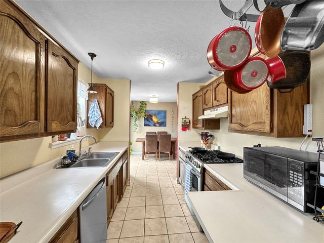 1097 Willow Way, Santa Fe, NM 87507