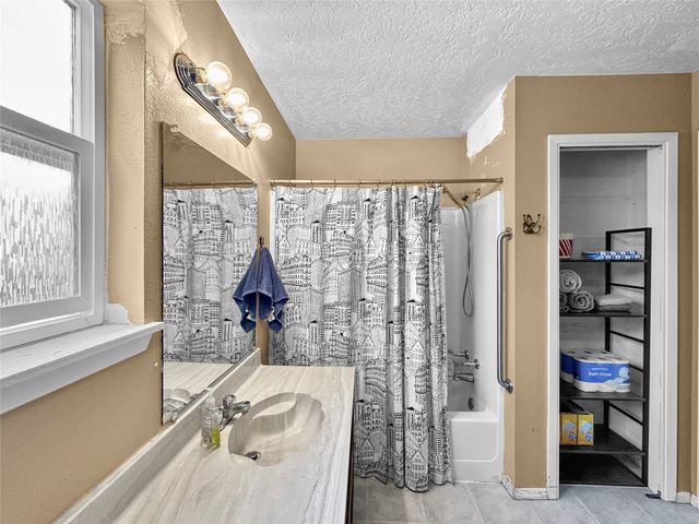 1097 Willow Way, Santa Fe, NM 87507