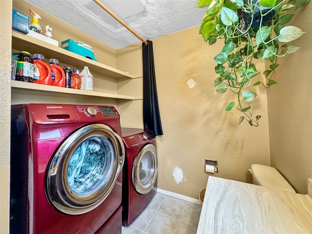 1097 Willow Way, Santa Fe, NM 87507