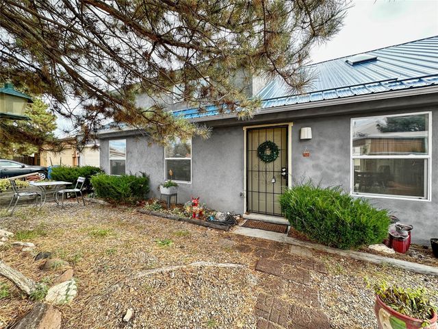 1097 Willow Way, Santa Fe, NM 87507