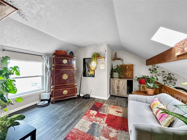 1097 Willow Way, Santa Fe, NM 87507