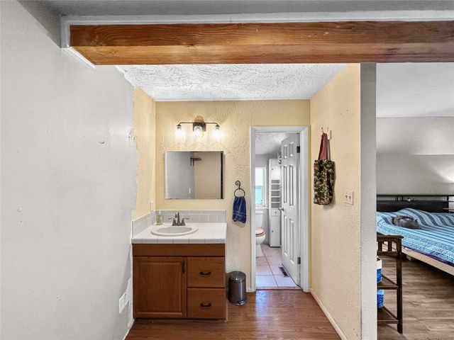 1097 Willow Way, Santa Fe, NM 87507