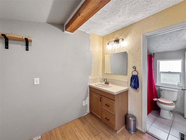 1097 Willow Way, Santa Fe, NM 87507