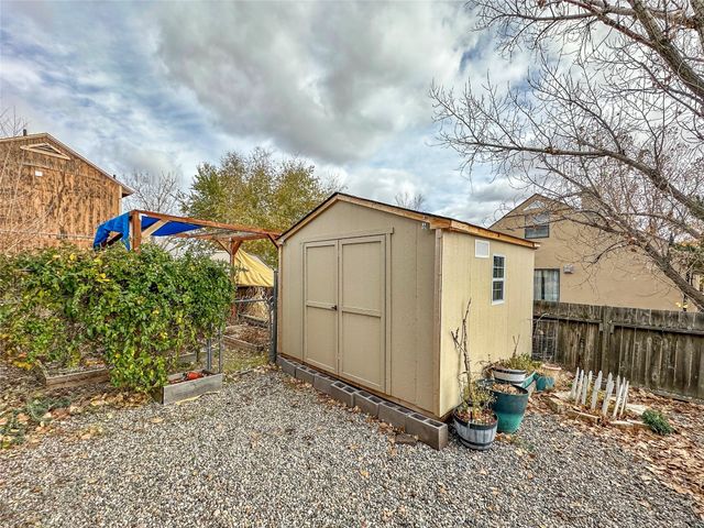 1097 Willow Way, Santa Fe, NM 87507