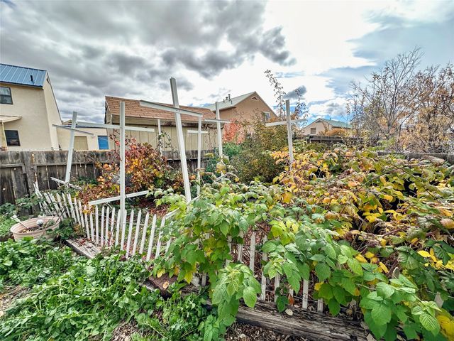 1097 Willow Way, Santa Fe, NM 87507