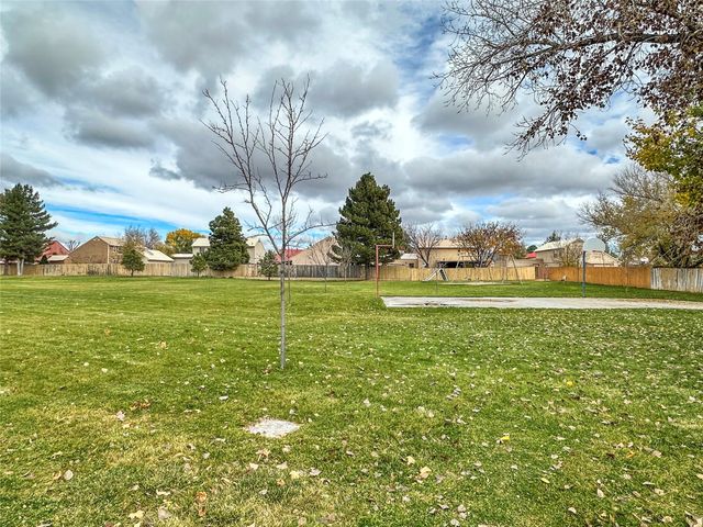 1097 Willow Way, Santa Fe, NM 87507