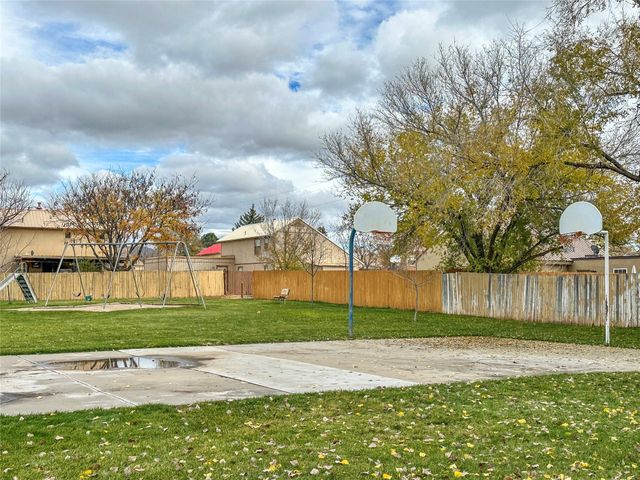 1097 Willow Way, Santa Fe, NM 87507