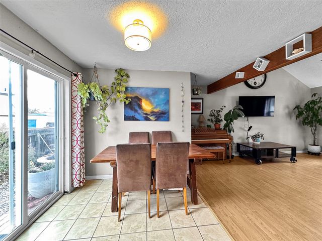 1097 Willow Way, Santa Fe, NM 87507