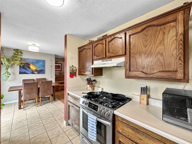 1097 Willow Way, Santa Fe, NM 87507