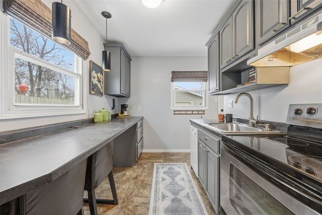 3752 F Avenue NE, Cedar Rapids, IA 52402