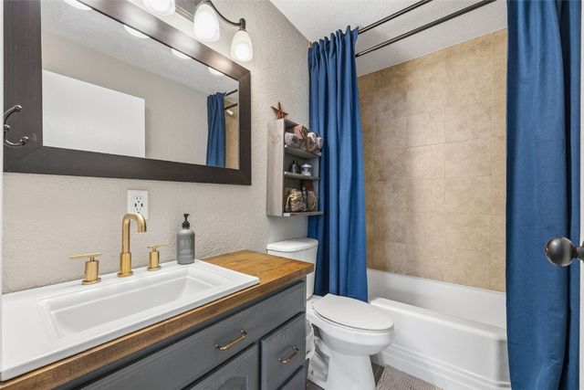 3752 F Avenue NE, Cedar Rapids, IA 52402