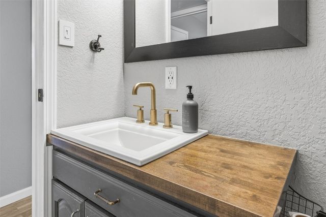 3752 F Avenue NE, Cedar Rapids, IA 52402