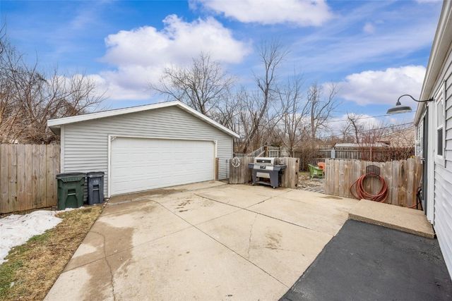 3752 F Avenue NE, Cedar Rapids, IA 52402