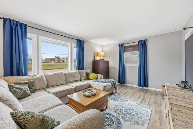 3752 F Avenue NE, Cedar Rapids, IA 52402