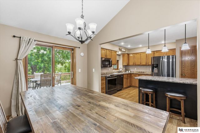 6632 S 86th Avenue Circle, Ralston, NE 68127